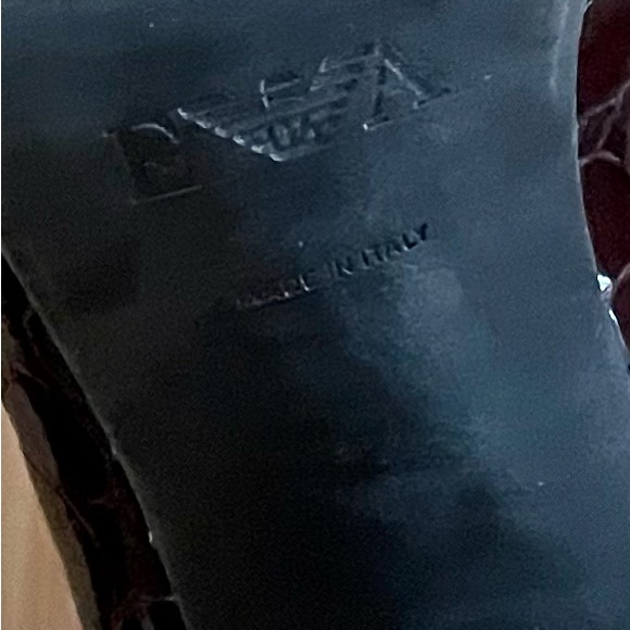 Like New! Armani platforms - Picture 5 of 5